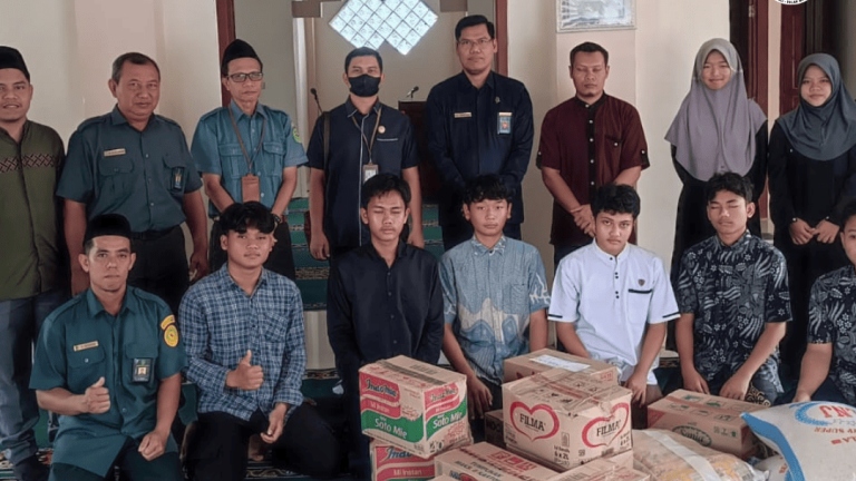 Pengadilan Agama Kajen Salurkan Zakat Profesi kepada Panti Asuhan Yatim Muhammadiyah Kajen